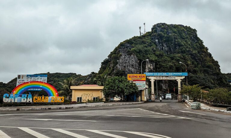 Bridge and gate to Cat Ba fishing port